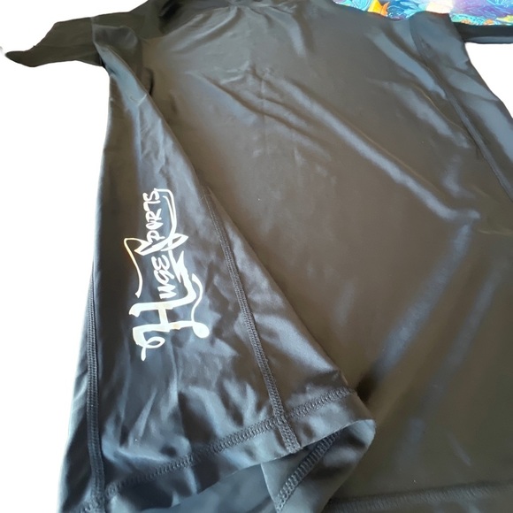 Men's Black Graphic Athletic T - Picture 3 of 4